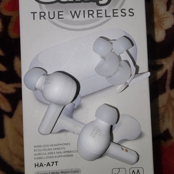 JVC GUMMY TRUE WIRELESS MODEL: HA-A7T - Picture 4 of 6